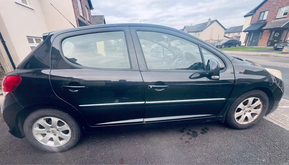 Peugeot 207 - Image 2