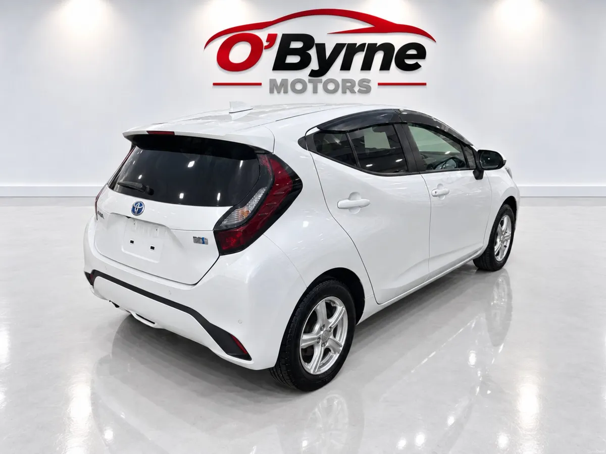 Toyota Aqua Hybrid - Image 3