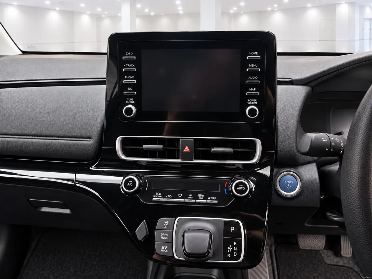 Toyota Aqua Hybrid - Image 6