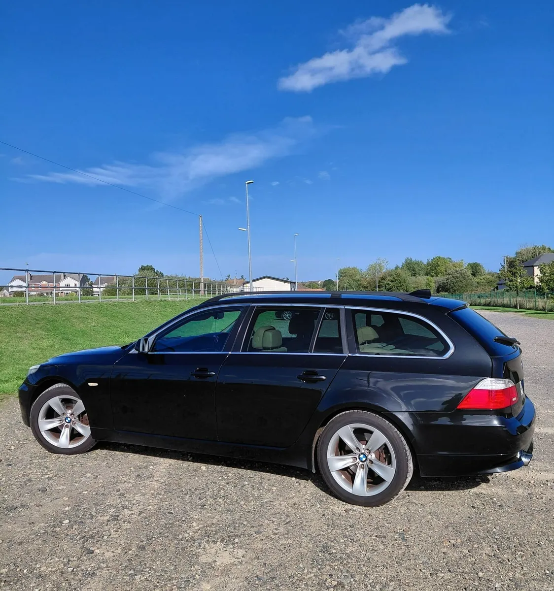 BMW 5-Series 2009 - Image 3