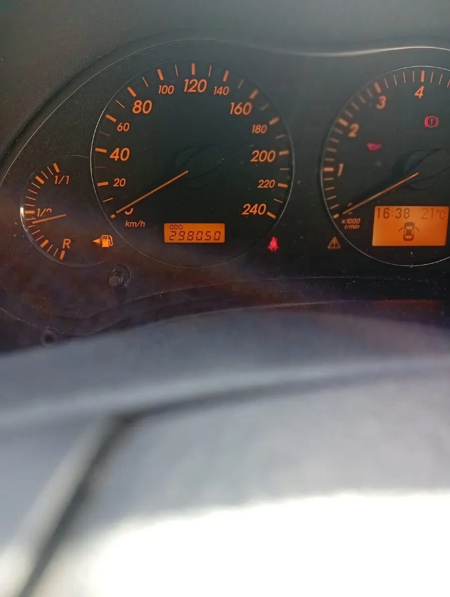 Toyota Avensis 2008 - Image 2
