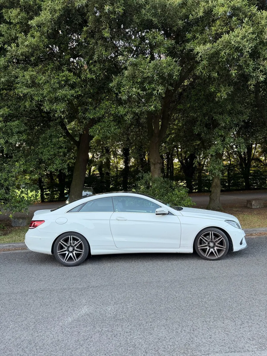LAST PRICE Mercedes E220 AMG Line Coupe Automatic - Image 3