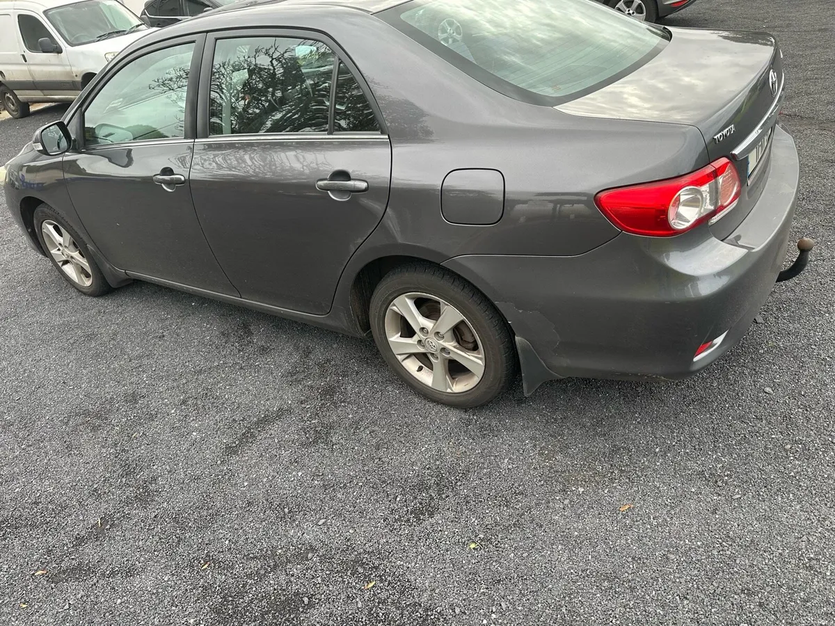Toyota Corolla 2011 - Image 4