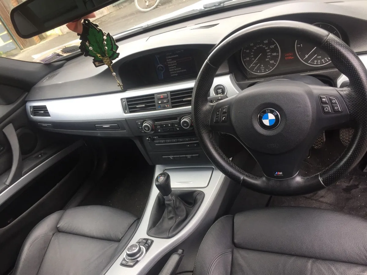 BMW 3-Series 2010 - Image 3