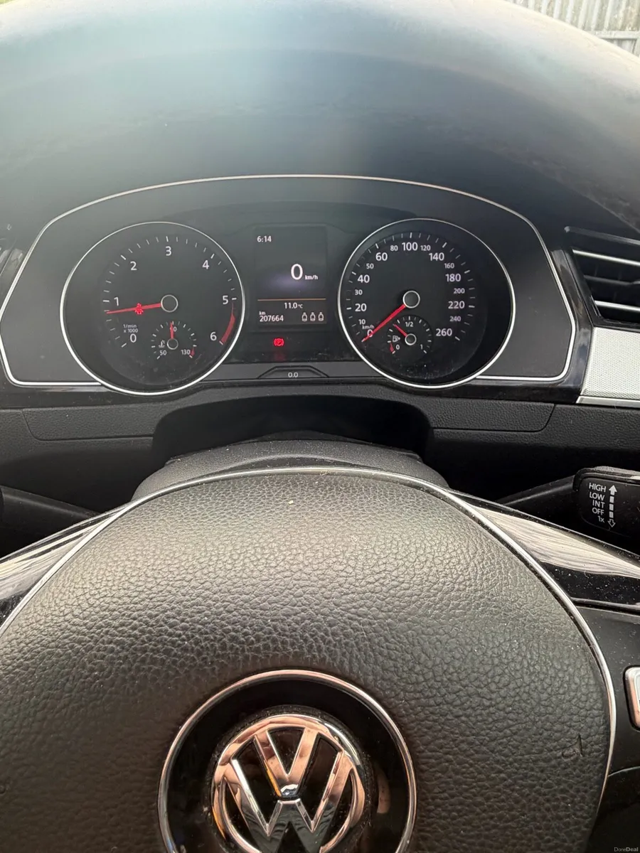 Volkswagen Passat - Image 6