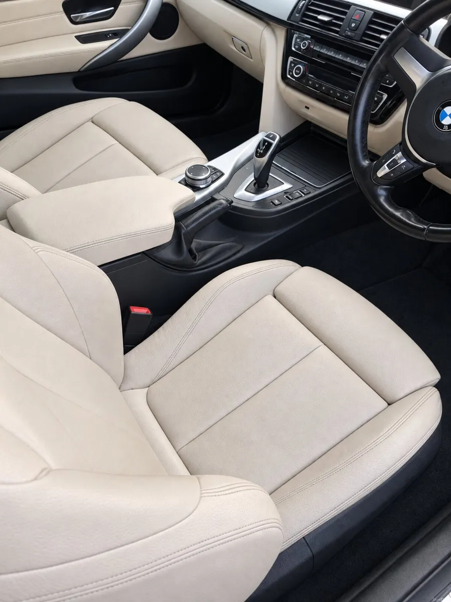 BMW 4 Series Red - Image 2