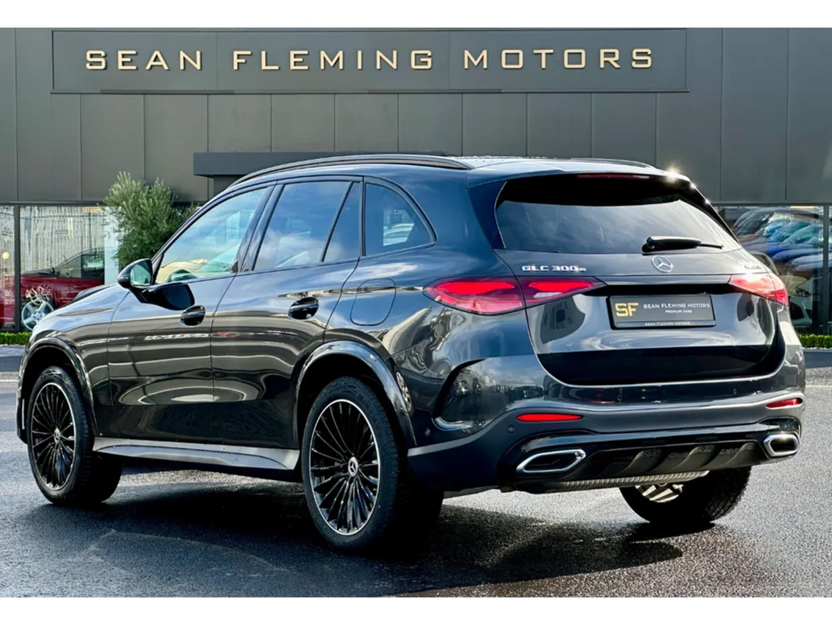 Mercedes-Benz GLC 300 URBAN EDITION E 4 4MATIC - Image 3