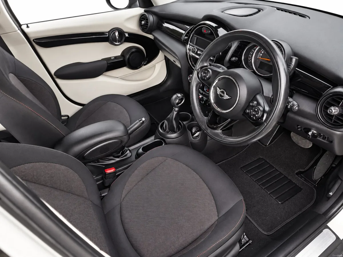 Mini Cooper 1.5 Automatic - Image 6
