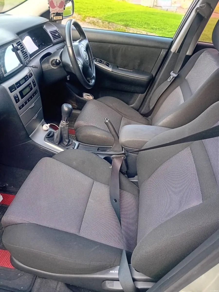 Toyota corolla - Image 6