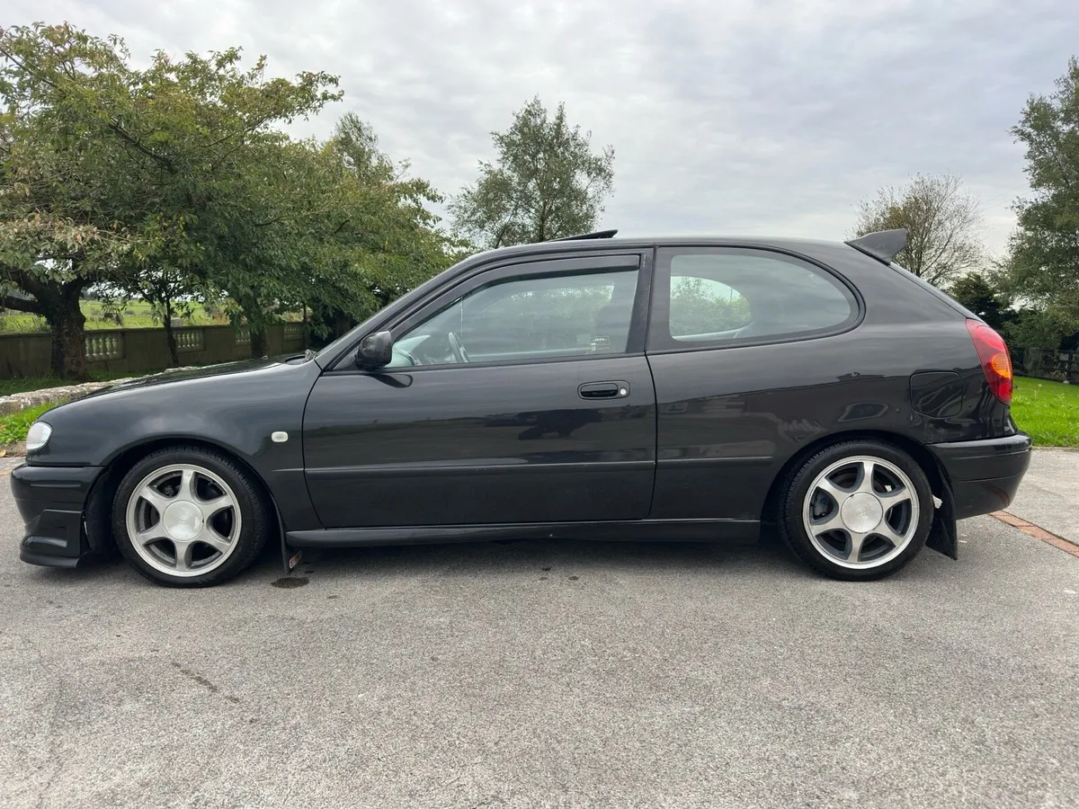Toyota Corolla SR - Image 6