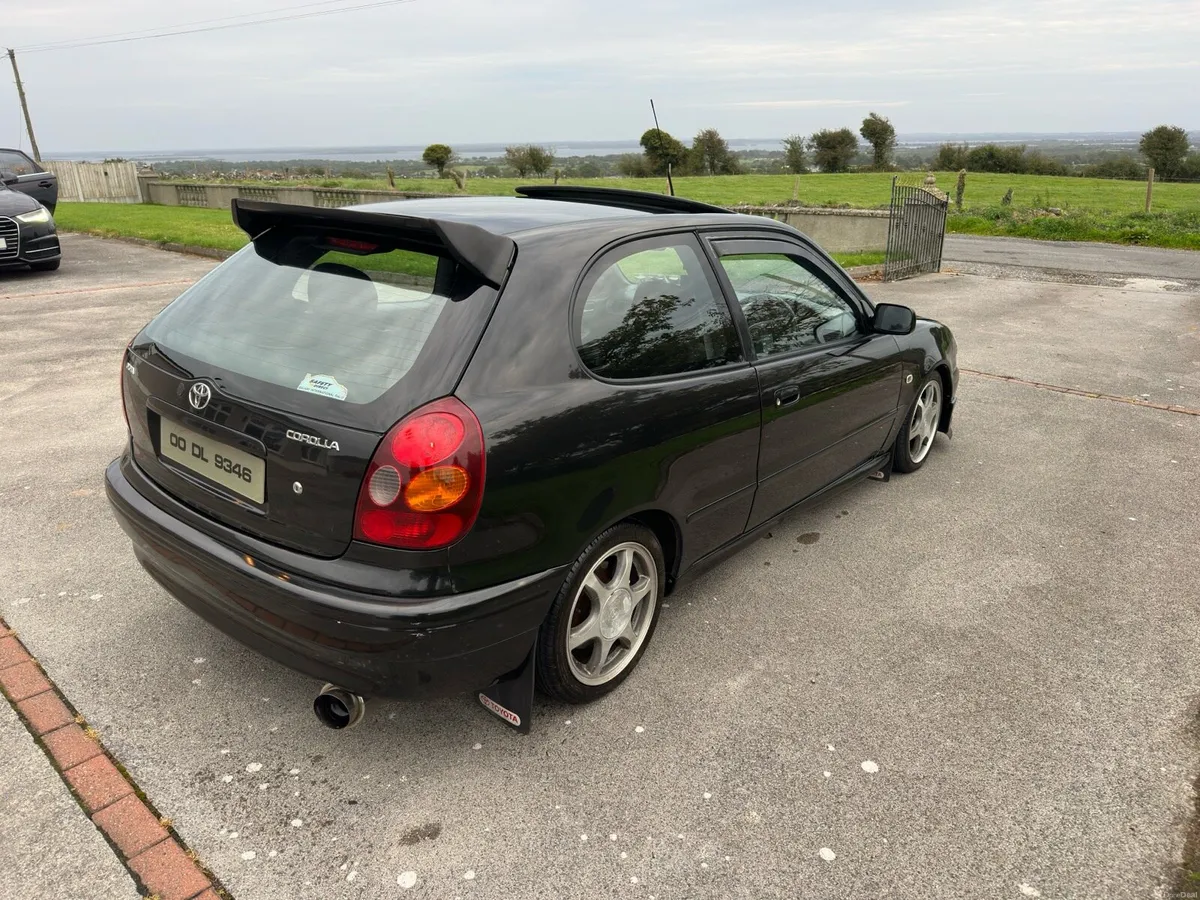 Toyota Corolla SR - Image 4