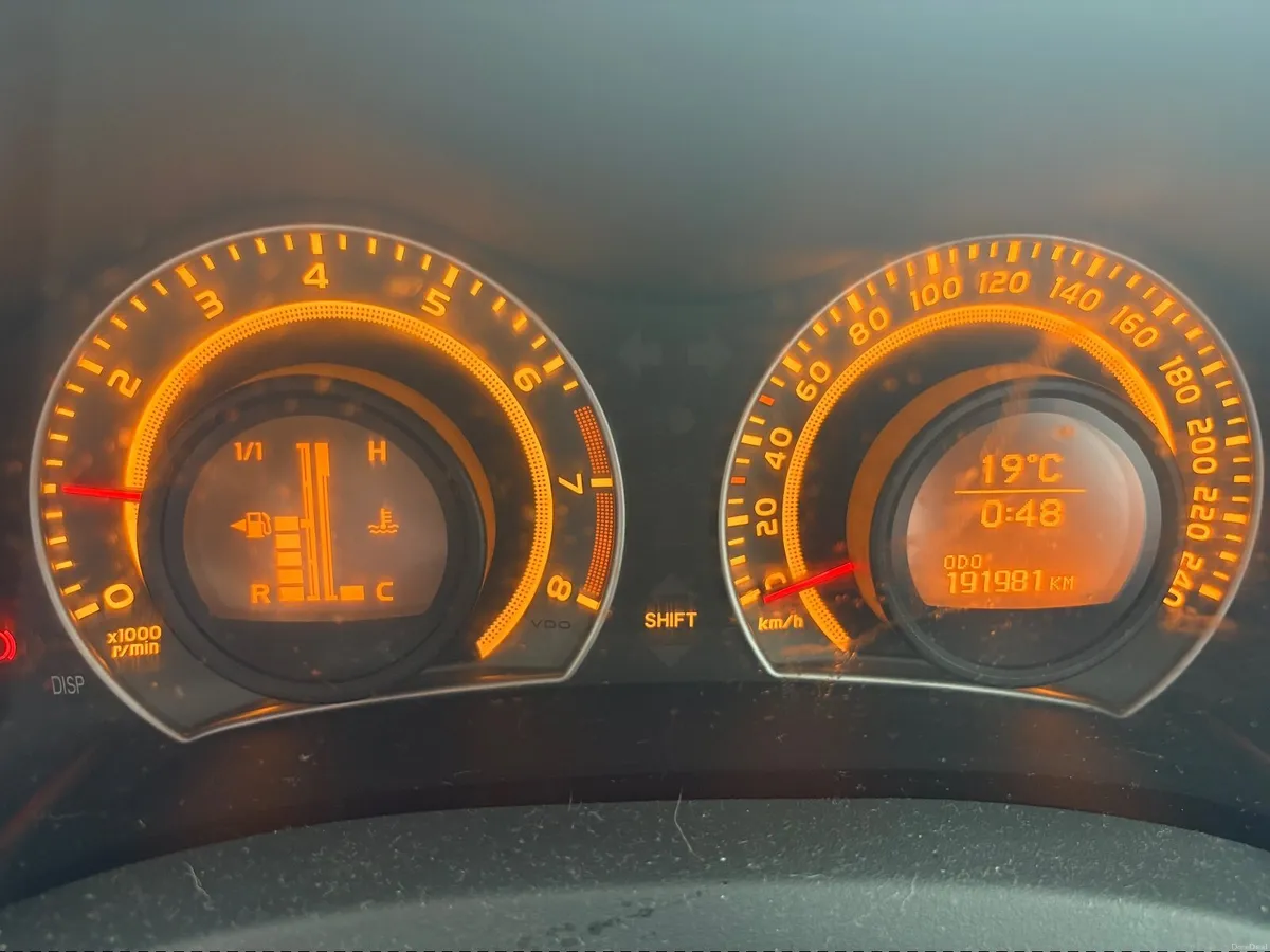 Toyota Auris 2007 - Image 2
