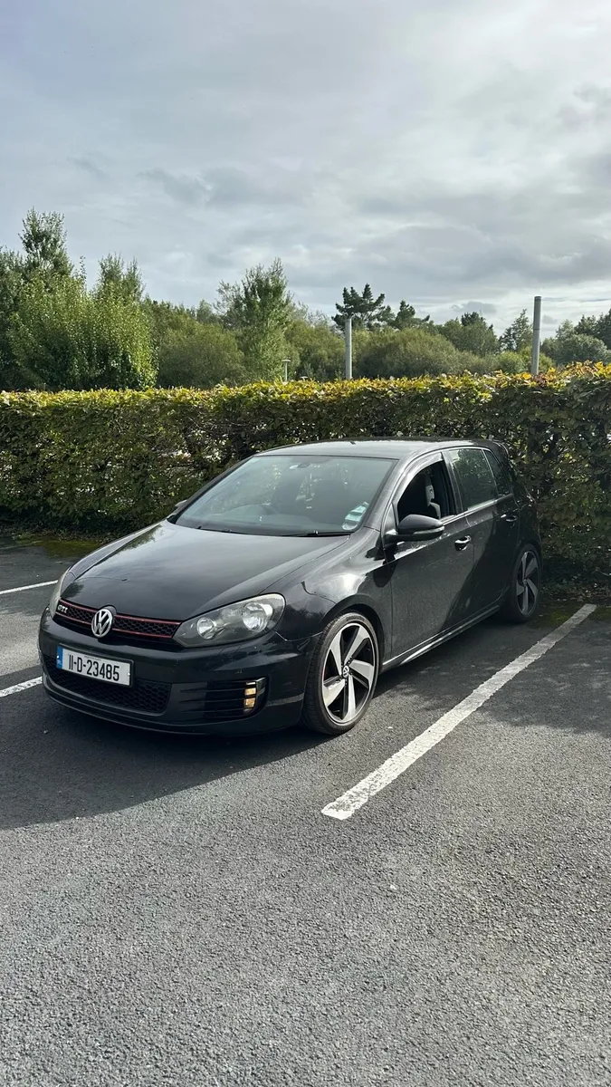 Volkswagen Golf GTI 2.0 TSI - Image 1