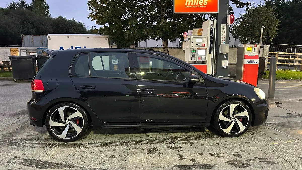 Volkswagen Golf GTI 2.0 TSI - Image 3