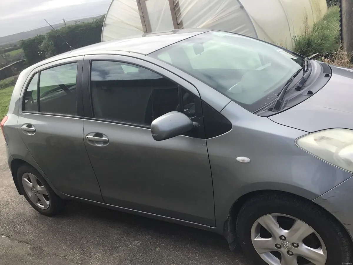 Toyota Yaris 2007 - Image 2