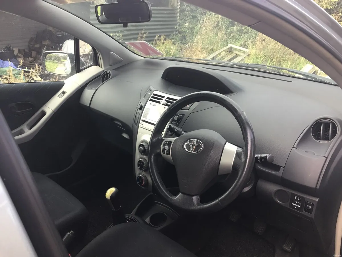 Toyota Yaris 2007 - Image 4