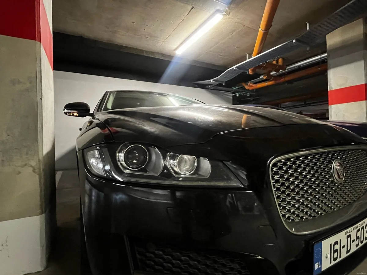 Jaguar XF - Image 2