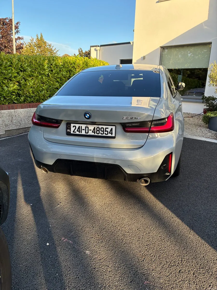 BMW 330e - Image 2