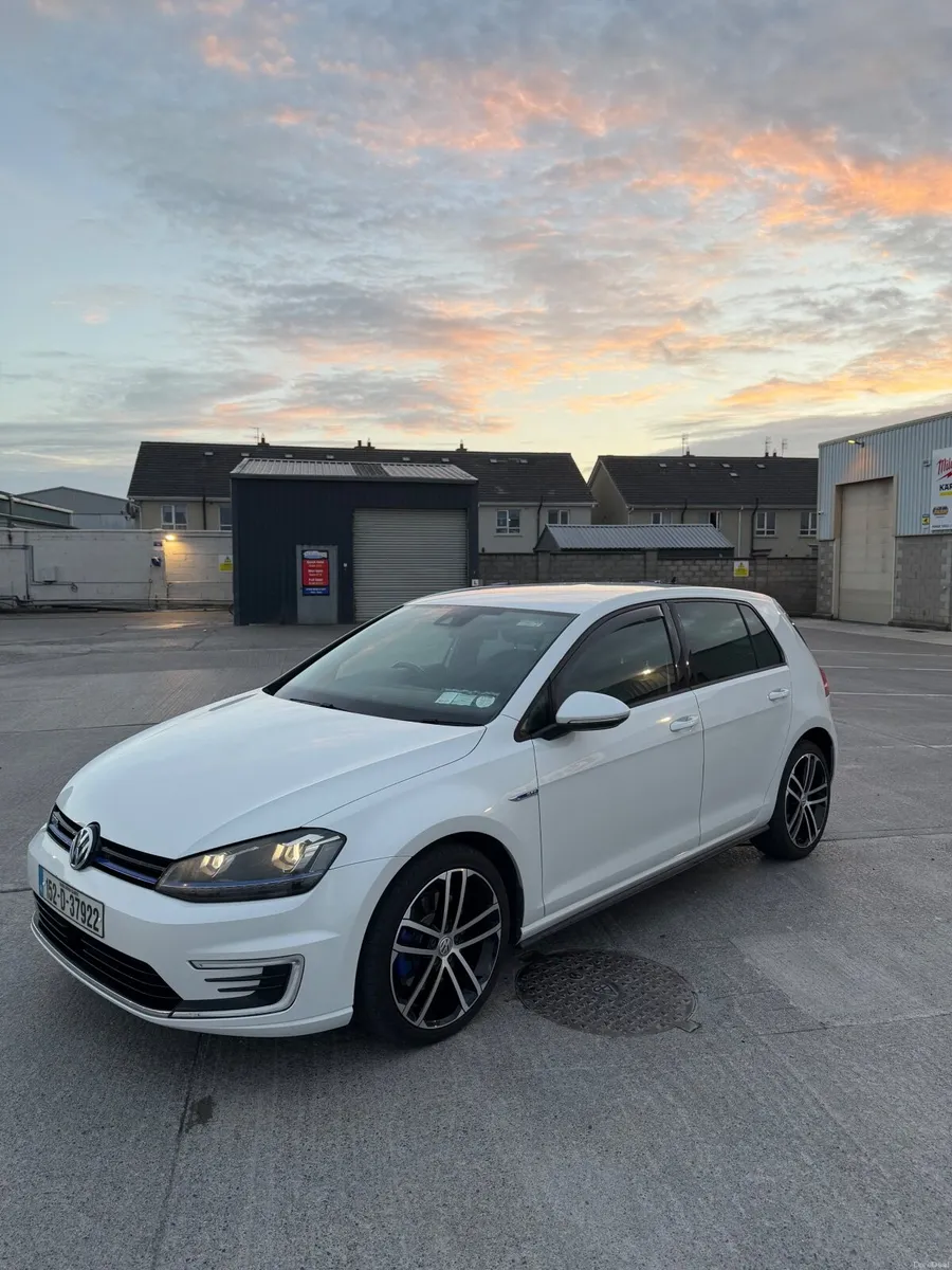 Volkswagen Golf GTE 2015 - Image 1