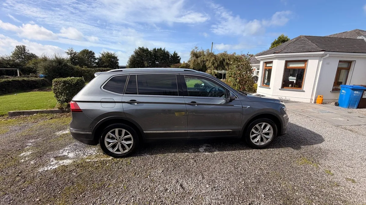 Volkswagen Tiguan automatic - Image 5