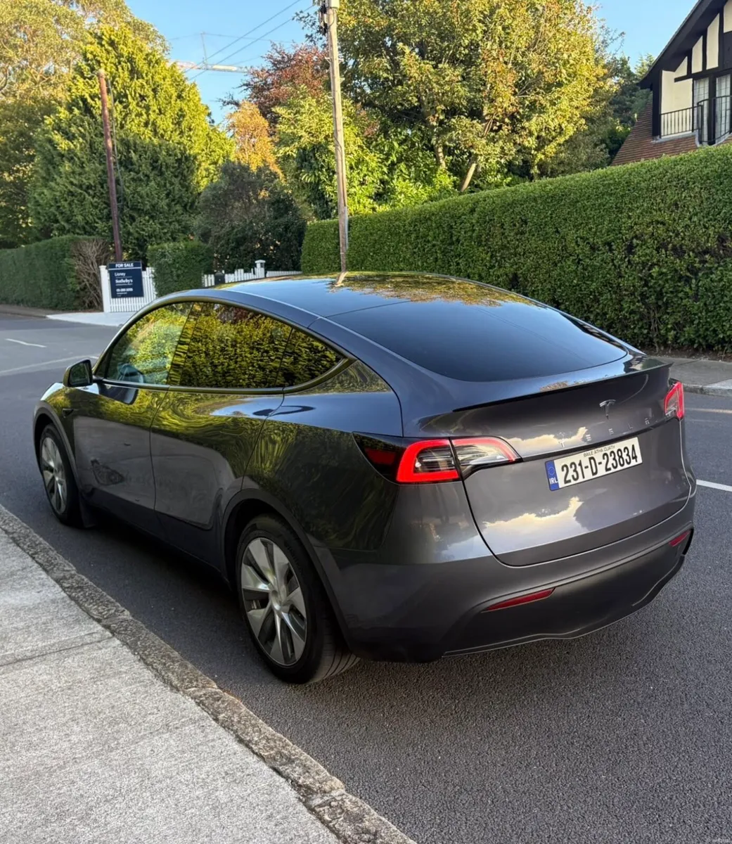 Tesla Model Y RWD.    LOW MILEAGE   2023 - Image 3