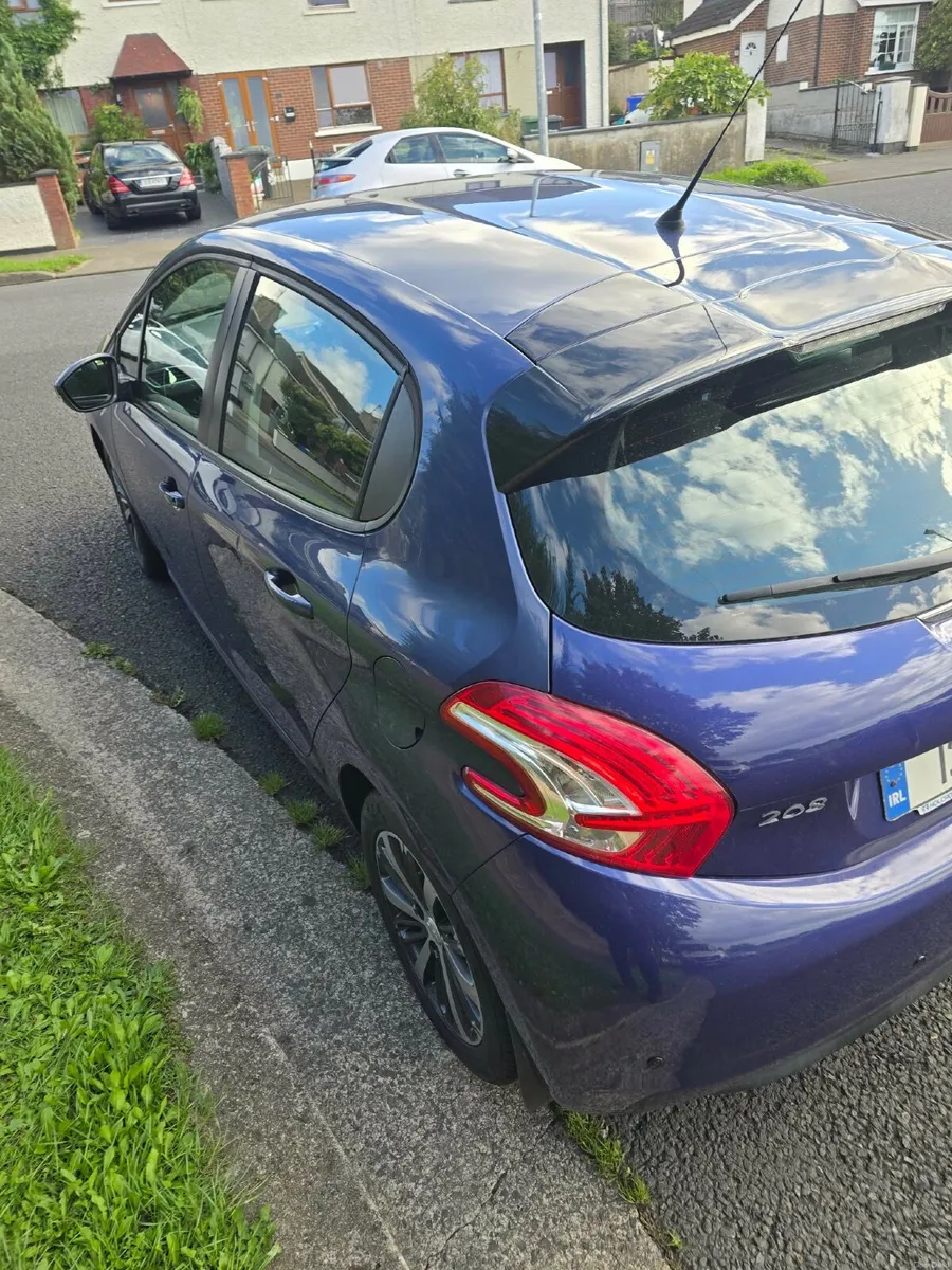 Peugeot 208 1.4 DIESEL AUTOMATIC - Image 4
