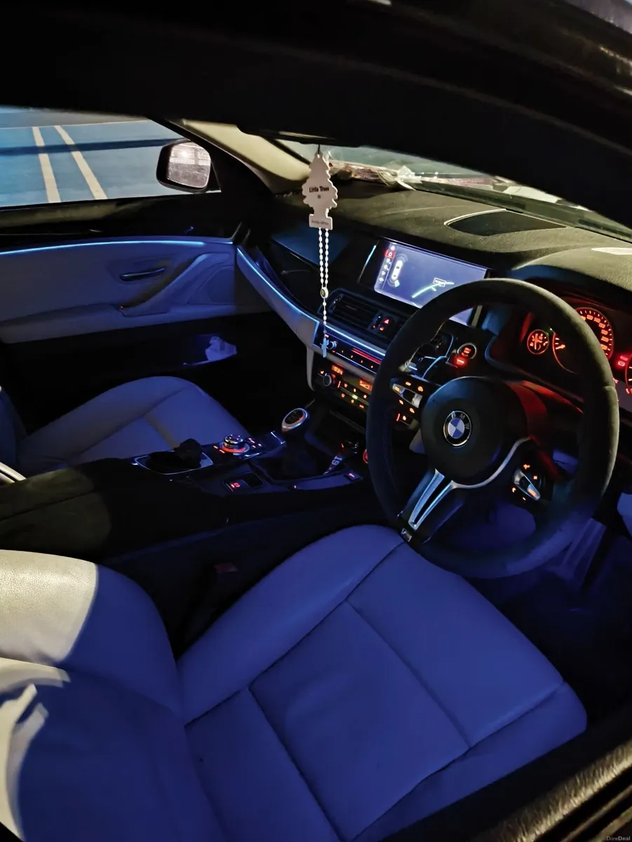 BMW 5-Series 2011 - Image 5