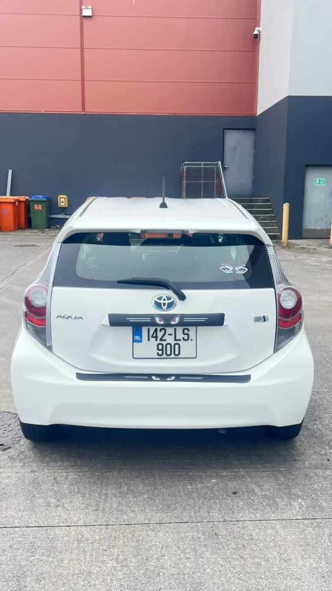 Toyota aqua - Image 4