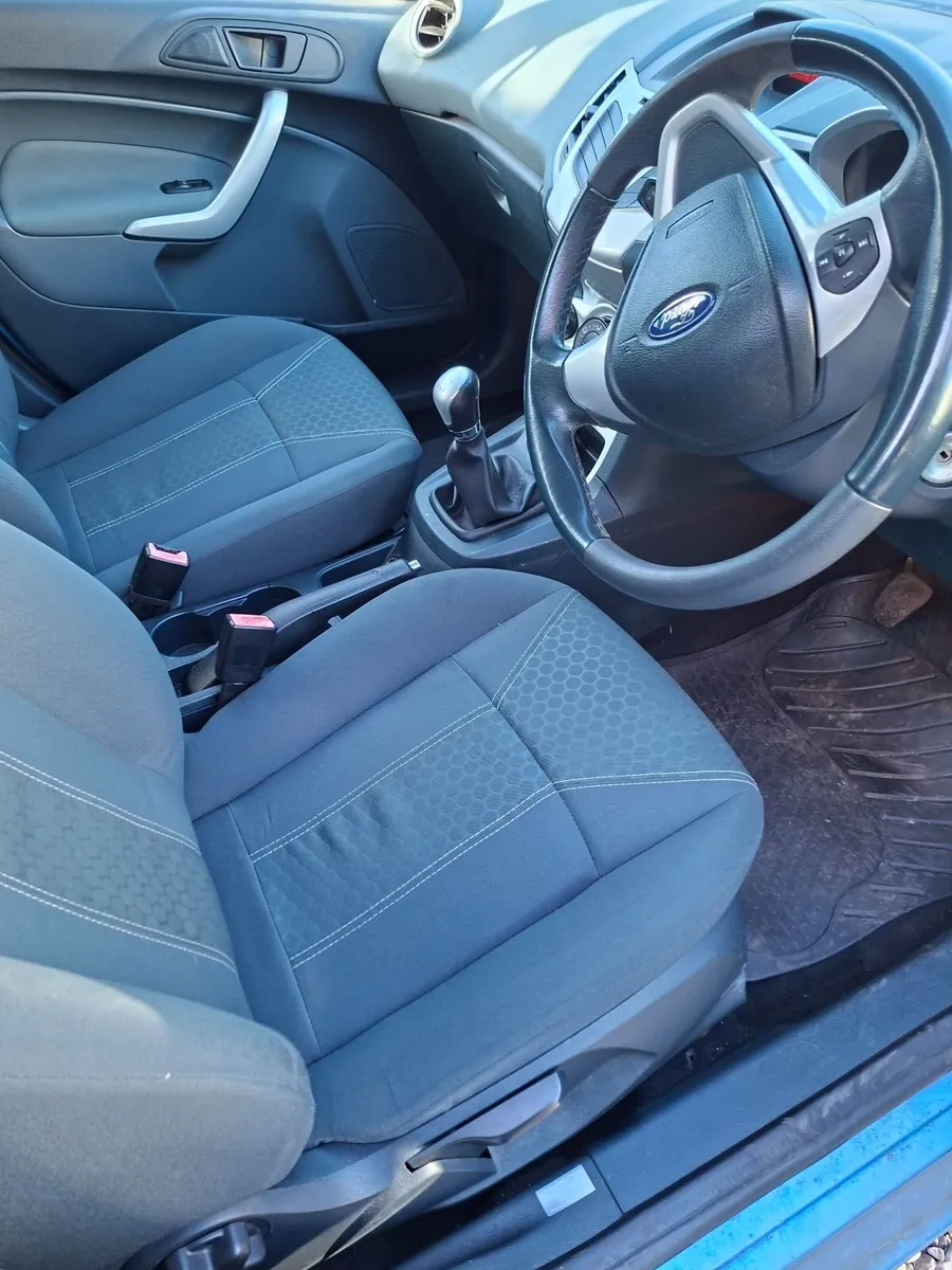 Ford Fiesta 2011 - Image 3