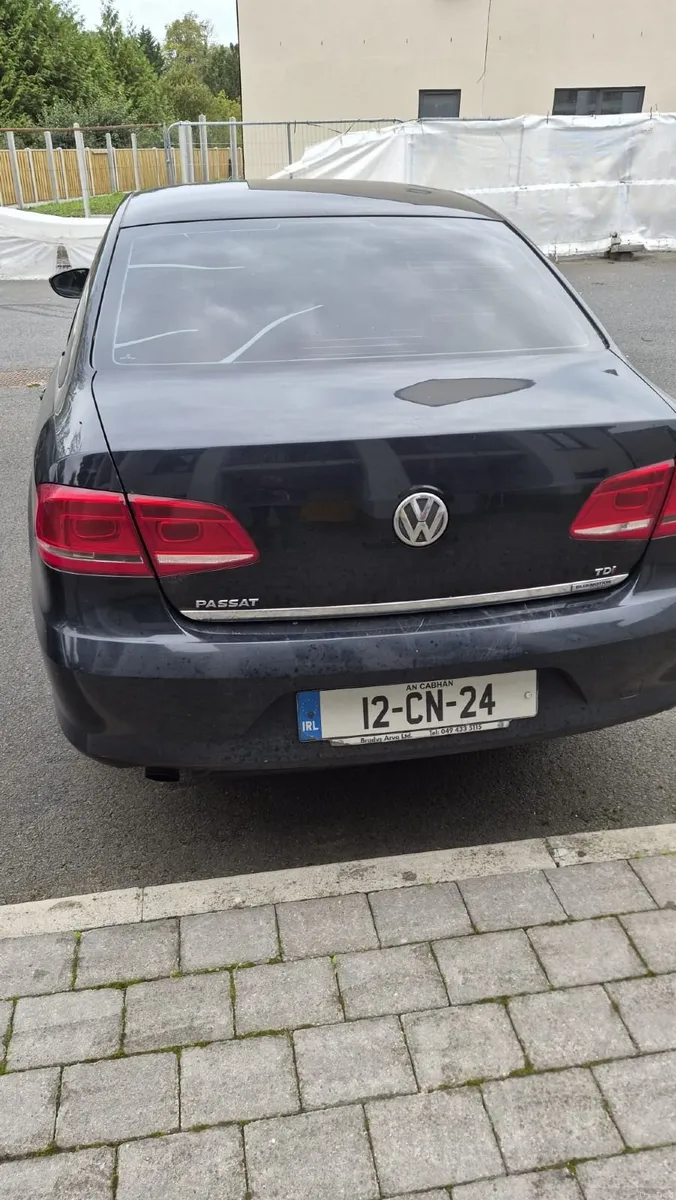 Volkswagen Passat 2012 - Image 2