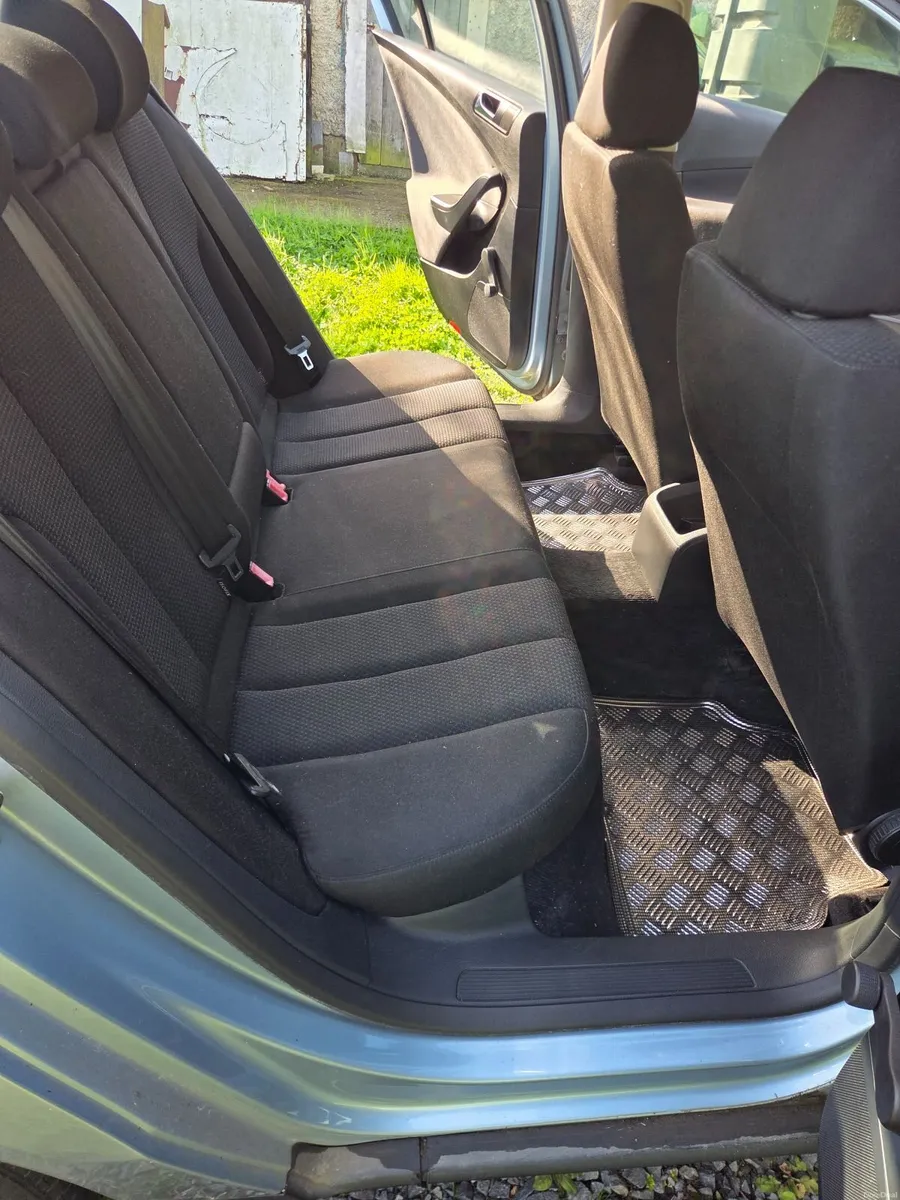 Volkswagen Passat 2006 - Image 6