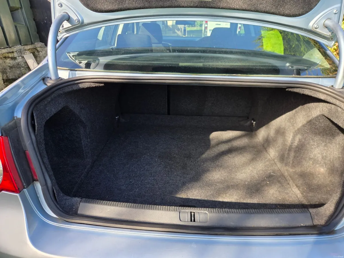 Volkswagen Passat 2006 - Image 4