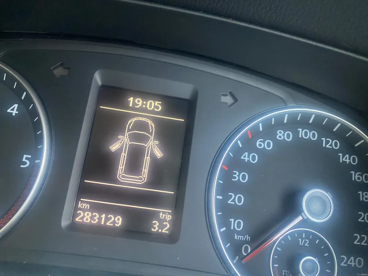 Car - Image 3