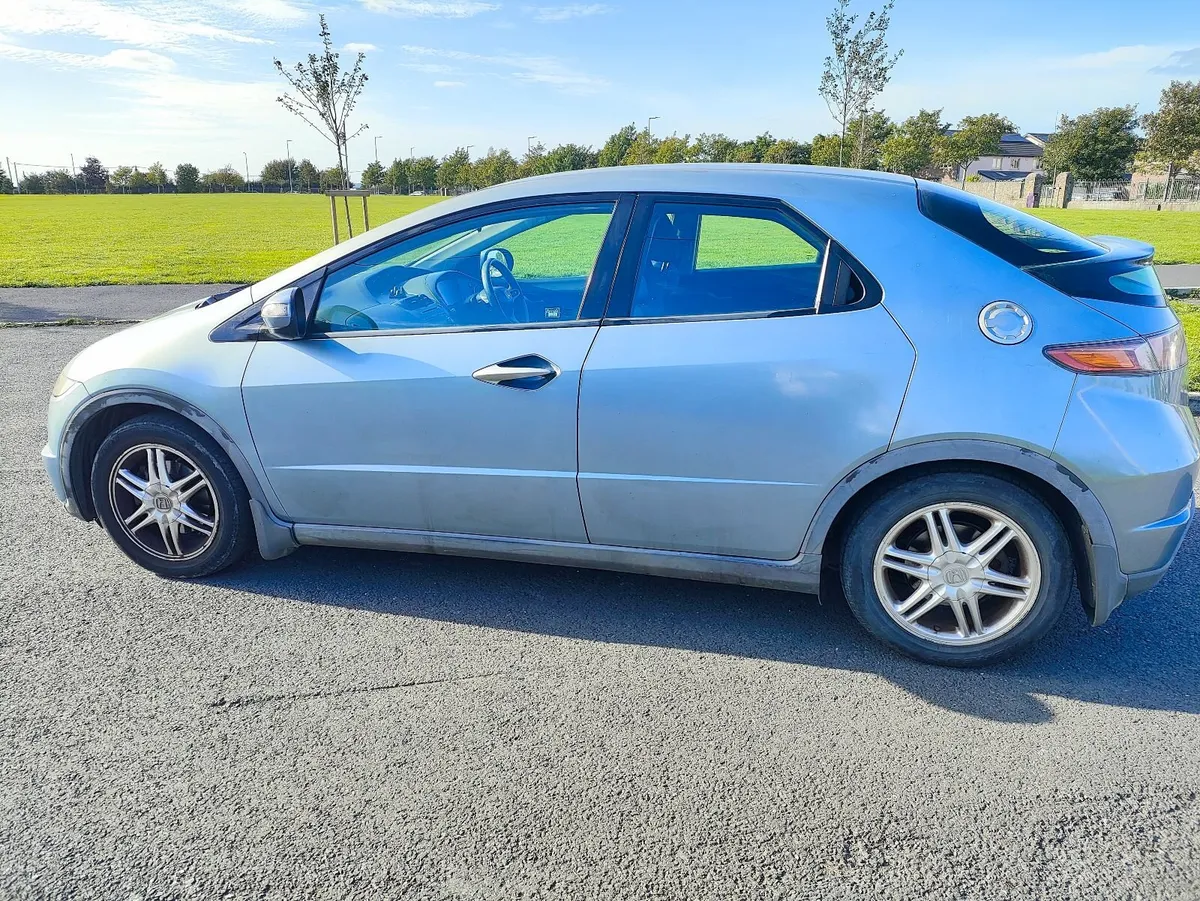 Honda Civic 2006 - Image 1