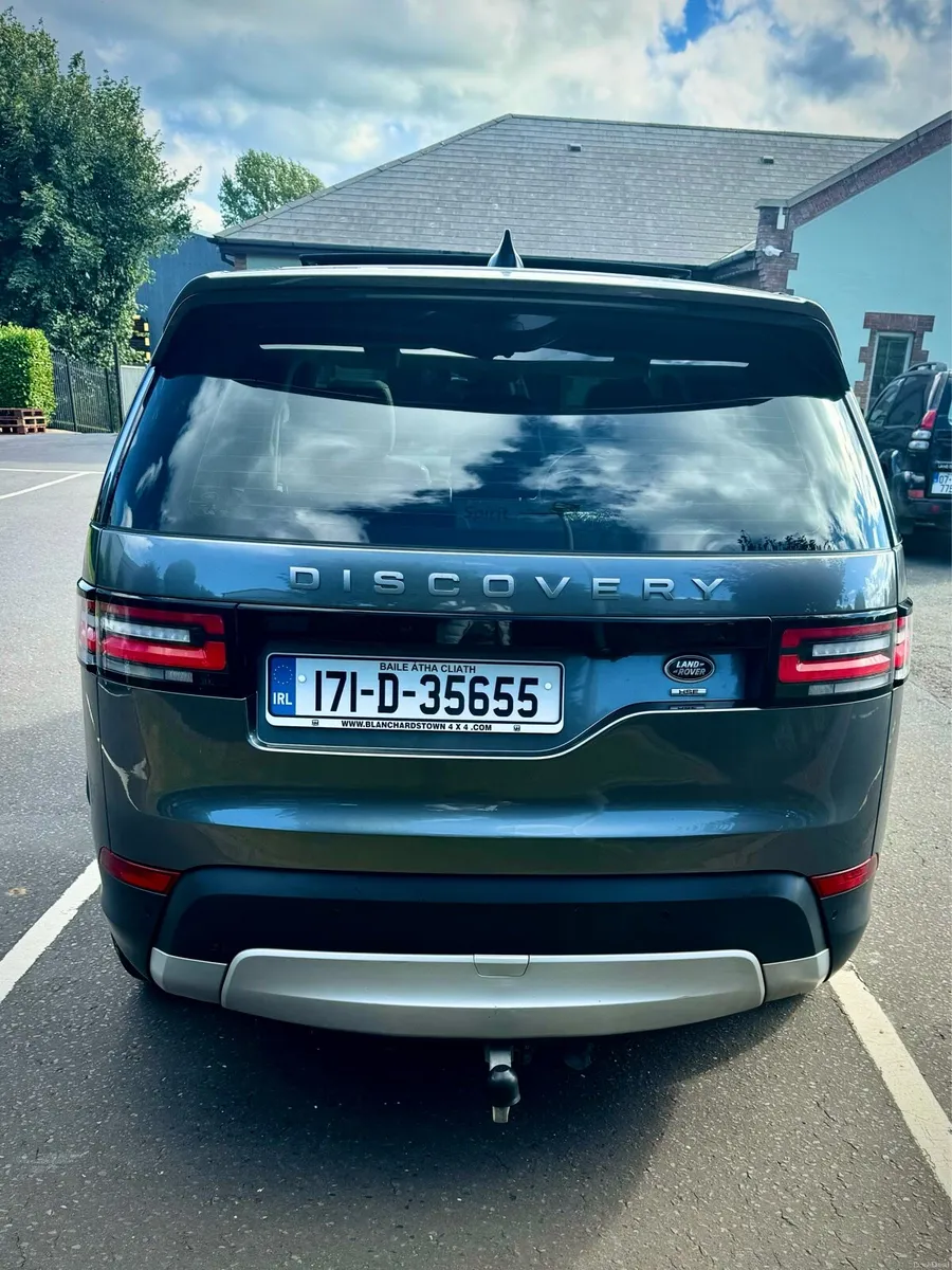 2017 Land Rover Discovery - Image 3