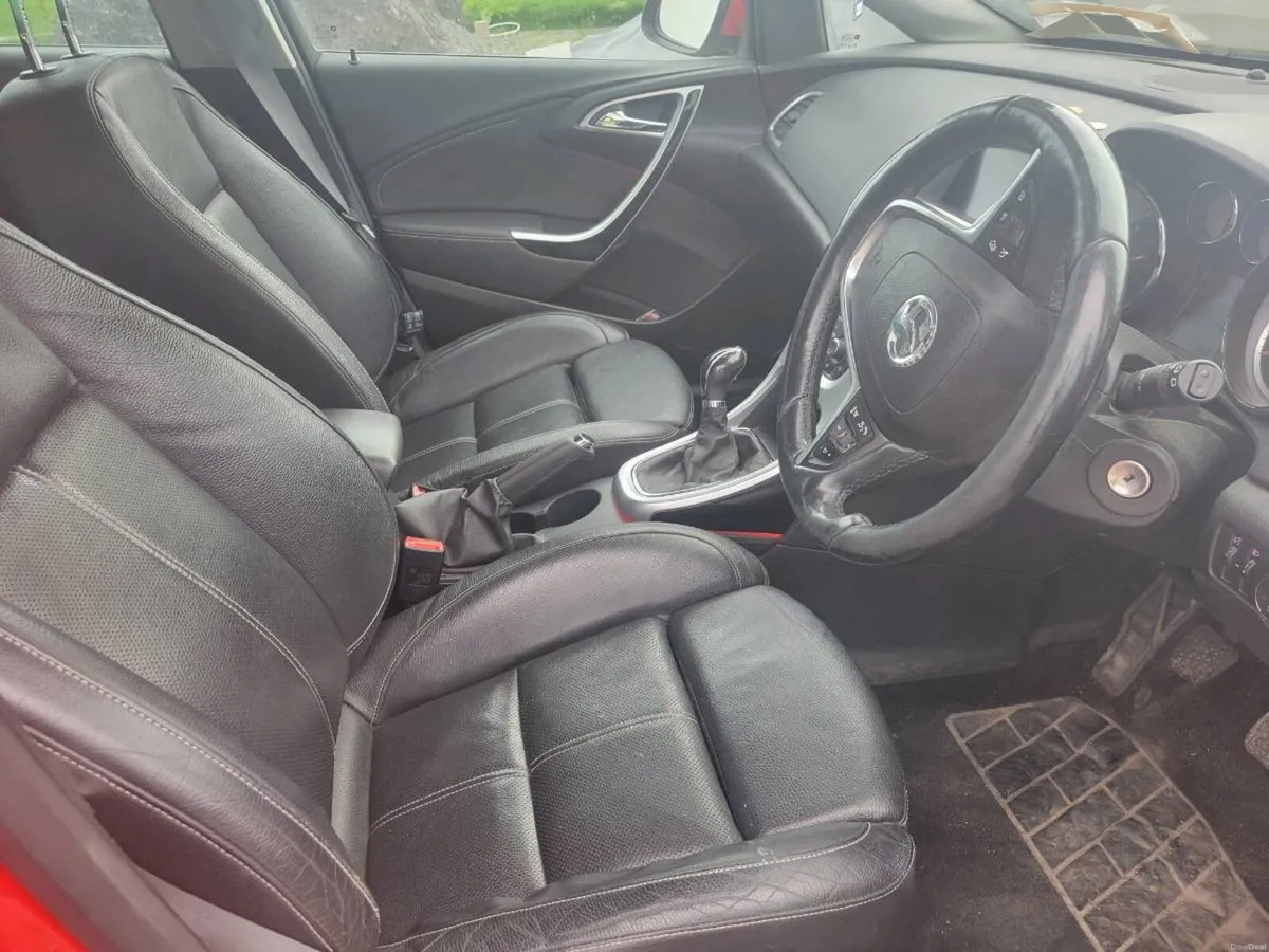 Vauxhall Astra Tourer (estate) - Image 4