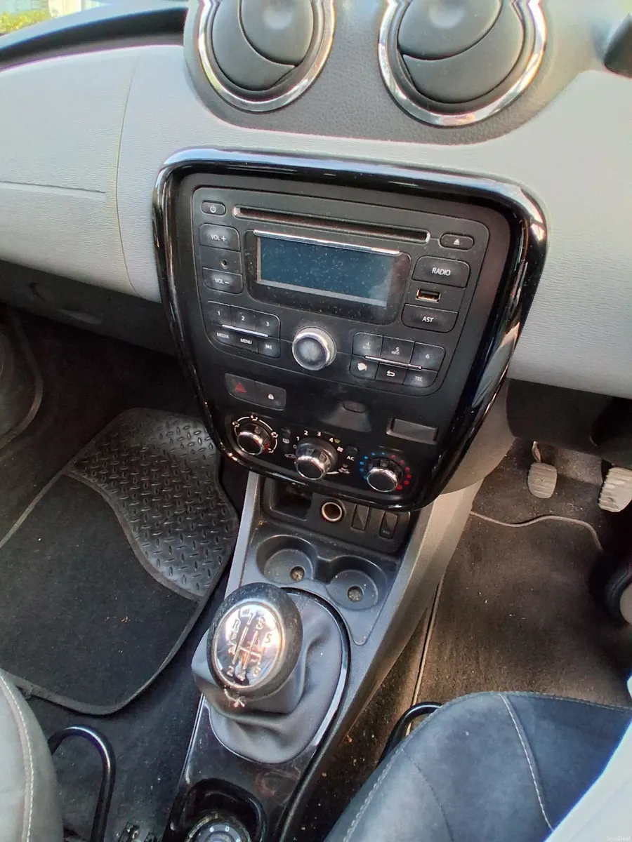 2024 Dacia Duster Signature 110 4 4DR - Image 2