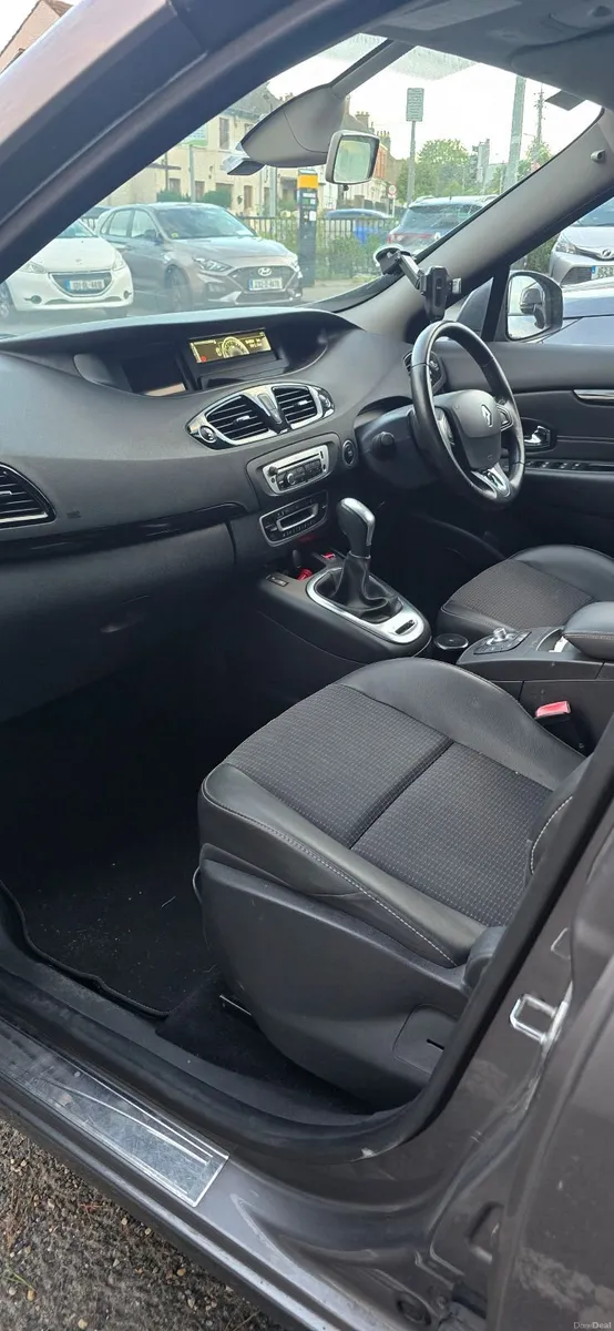 Renault Grand Scenic 2014 - Image 2