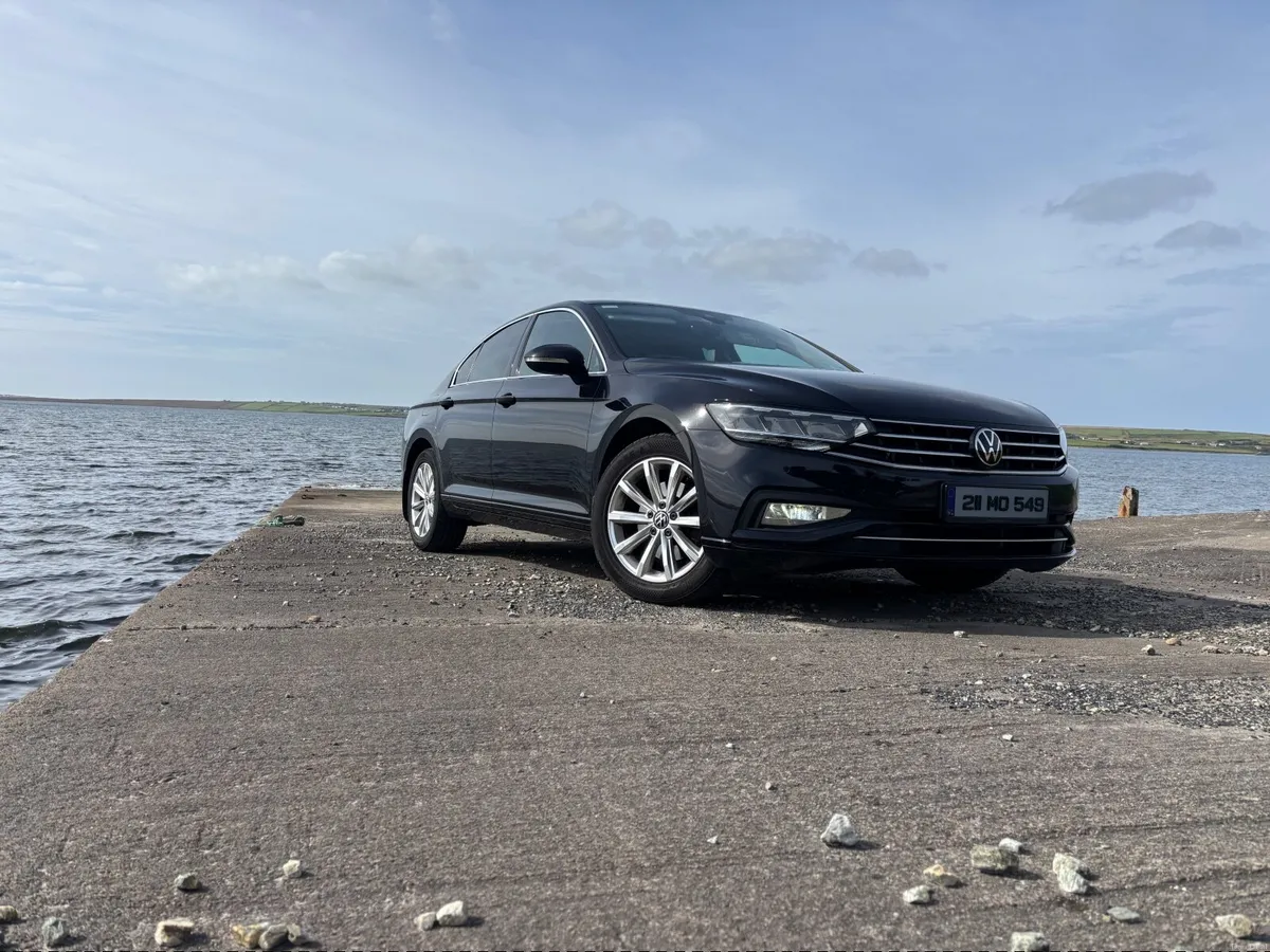 Volkswagen Passat 2021 - Image 5