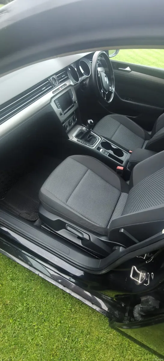 2015 Volkswagen Passat - Image 6