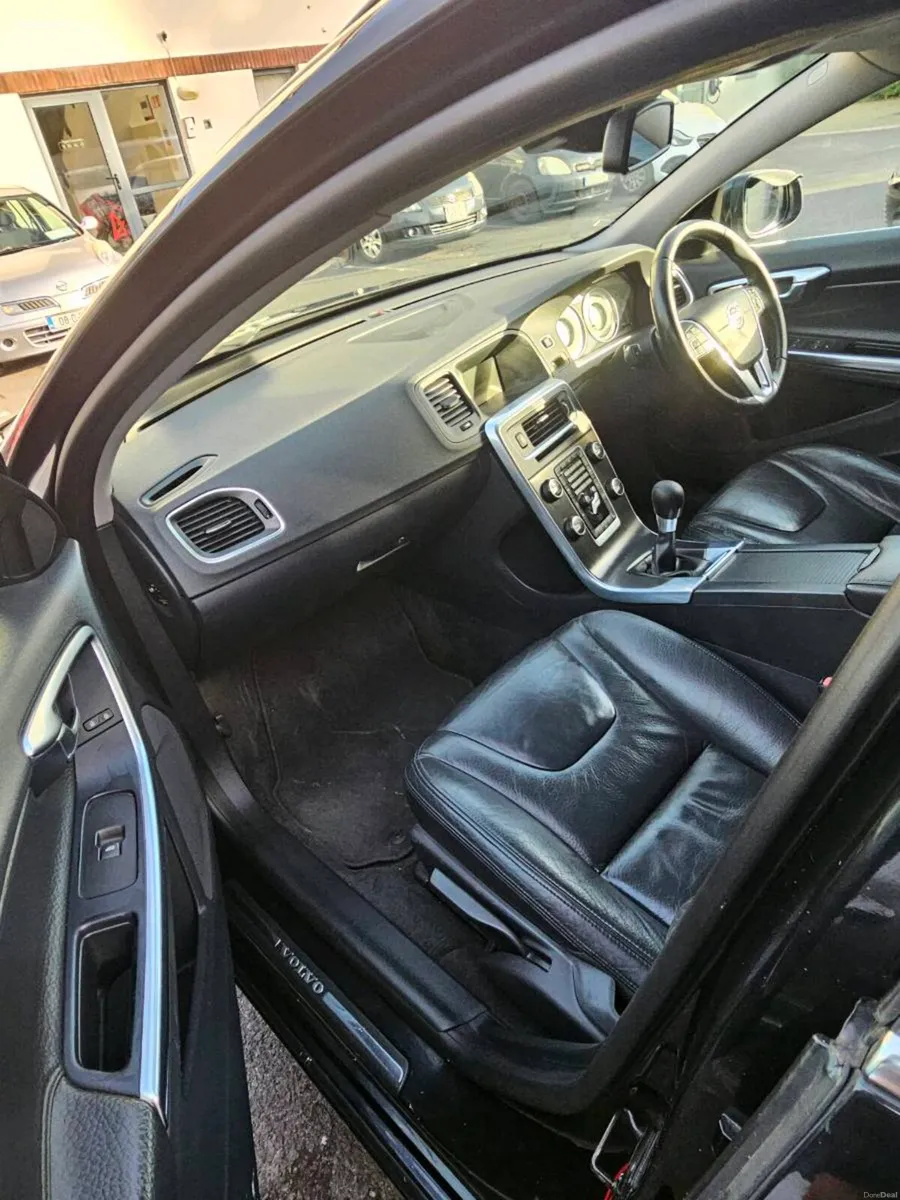 Volvo V60 - Image 5