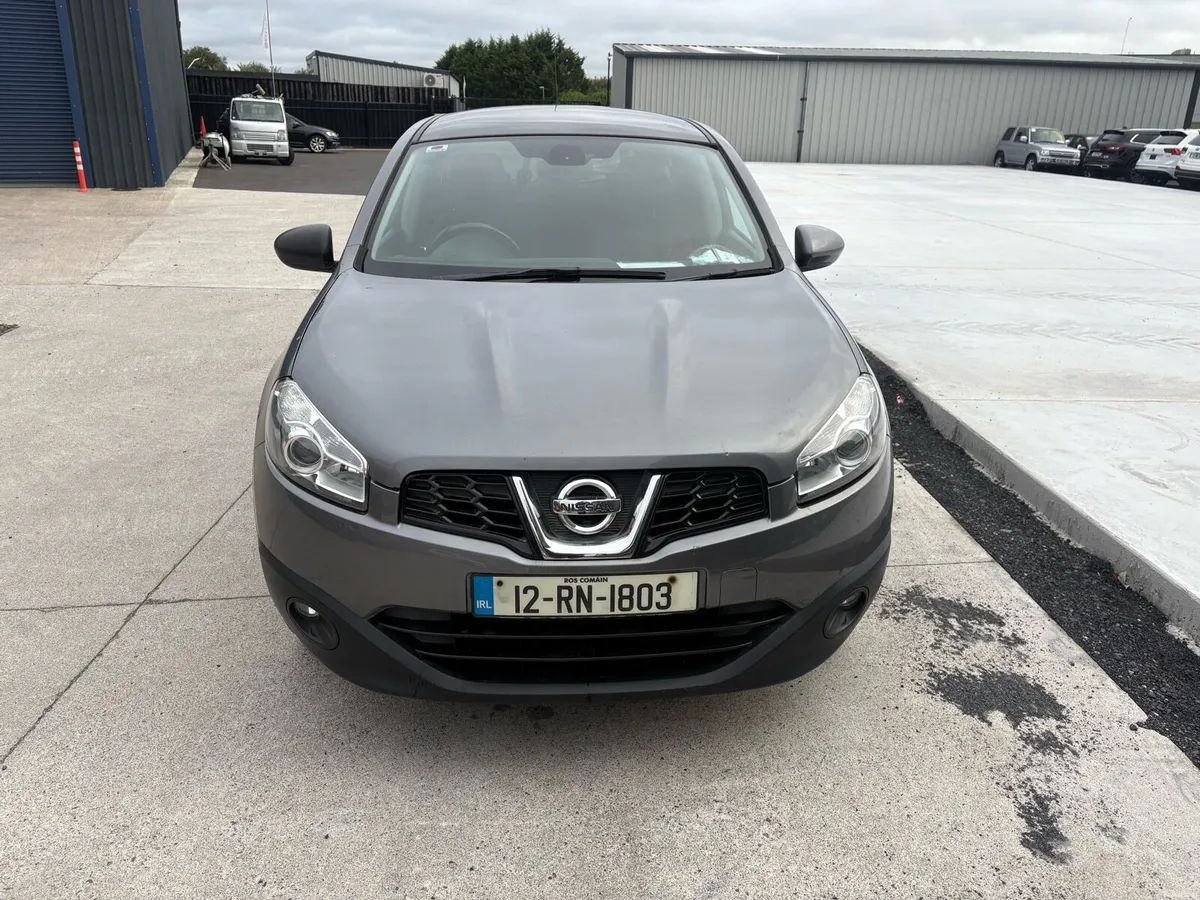Nissan  +2 - Image 5