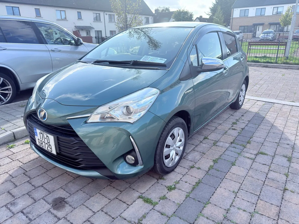 2017 Toyota vitz / Yaris hybrid automatic 63k klm - Image 2