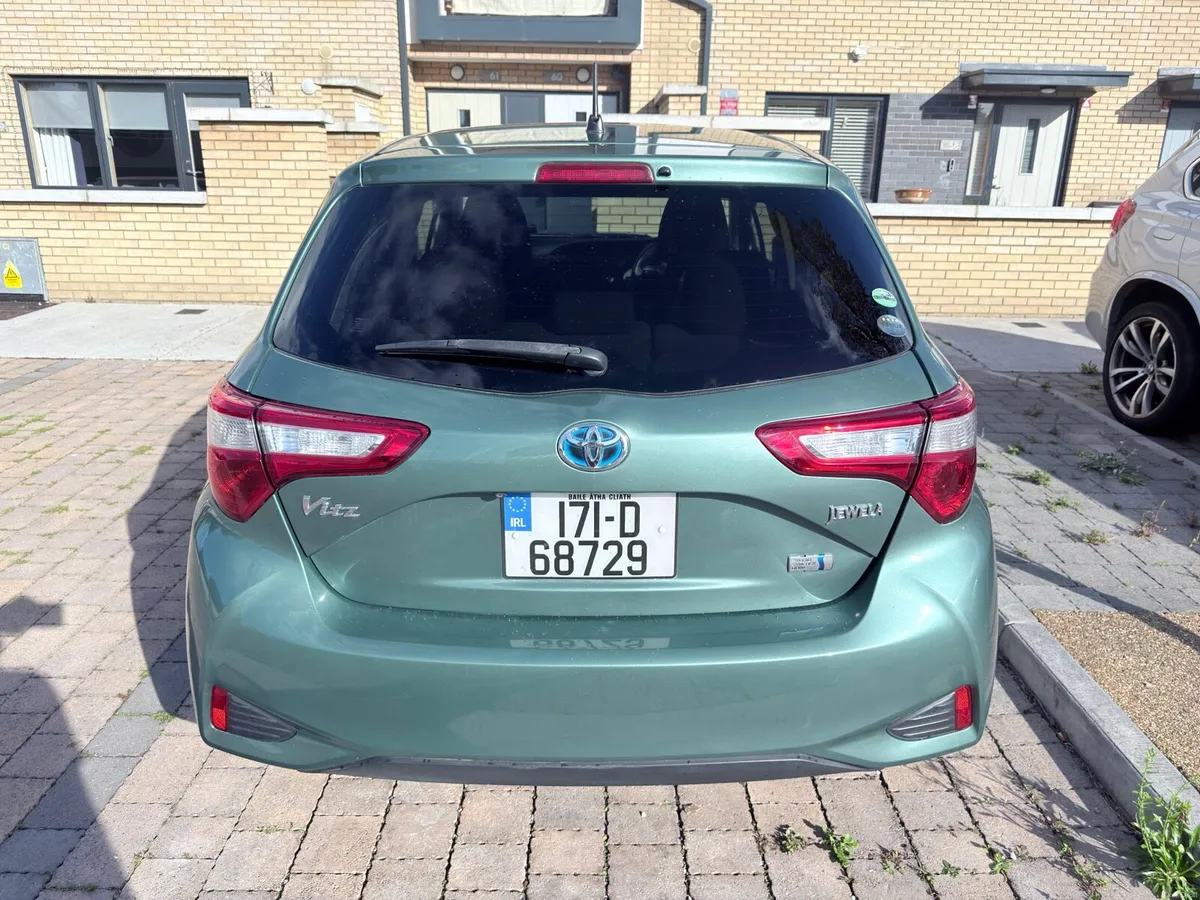 2017 Toyota vitz / Yaris hybrid automatic 63k klm - Image 4
