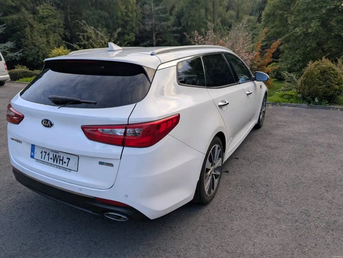 2017 Kia Optima Sportwagon - Image 3