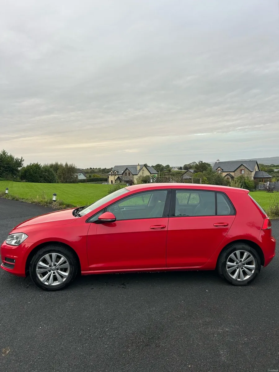 Volkswagen Golf TSI 1.2L 2016 Red - Image 5