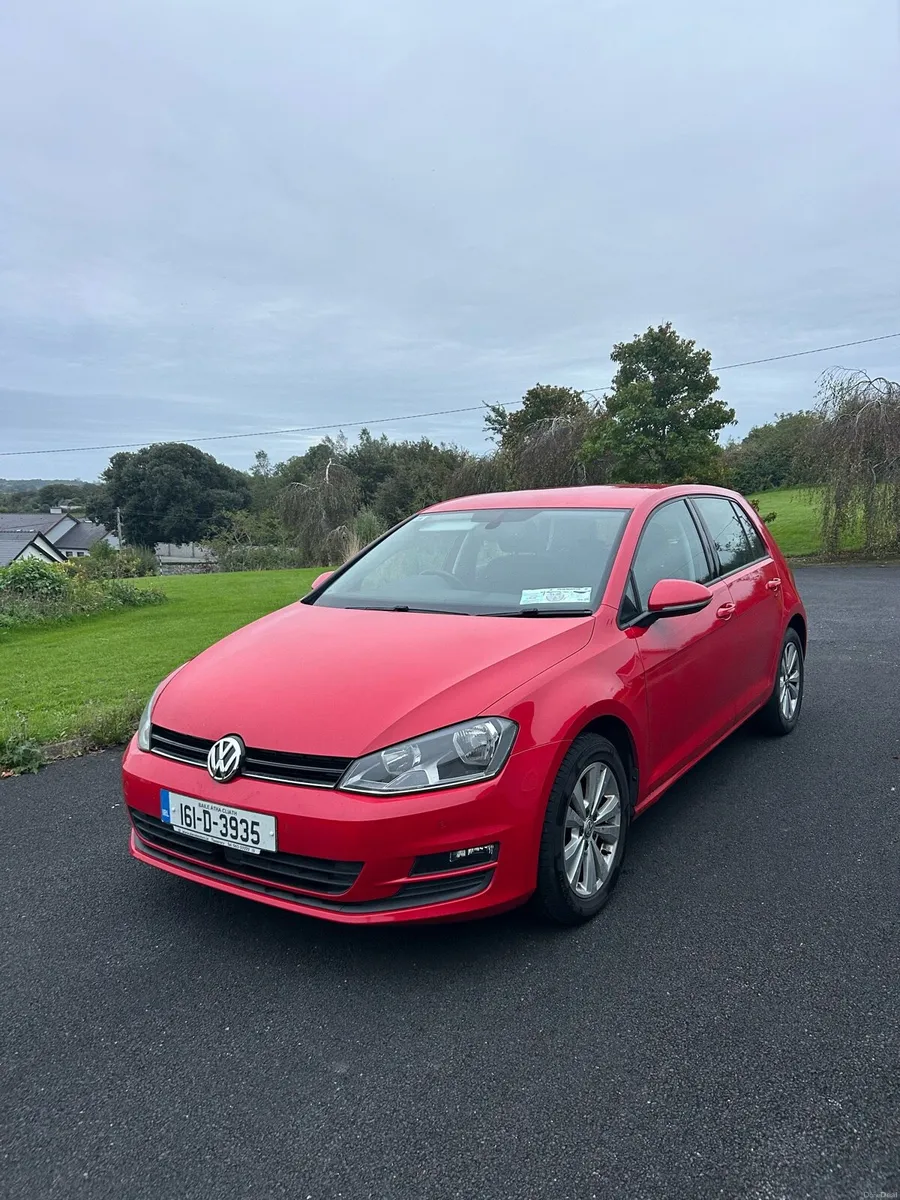Volkswagen Golf TSI 1.2L 2016 Red - Image 1