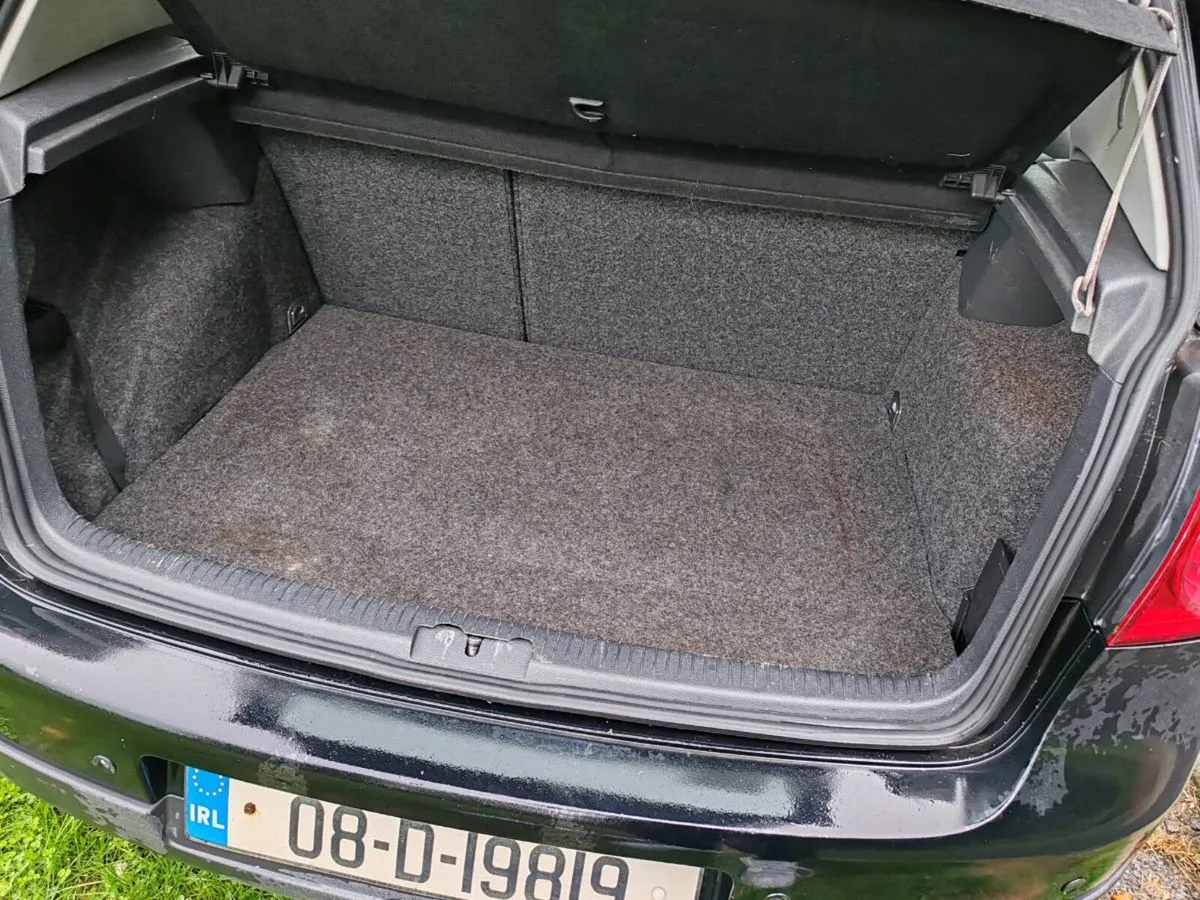 Car - Image 2