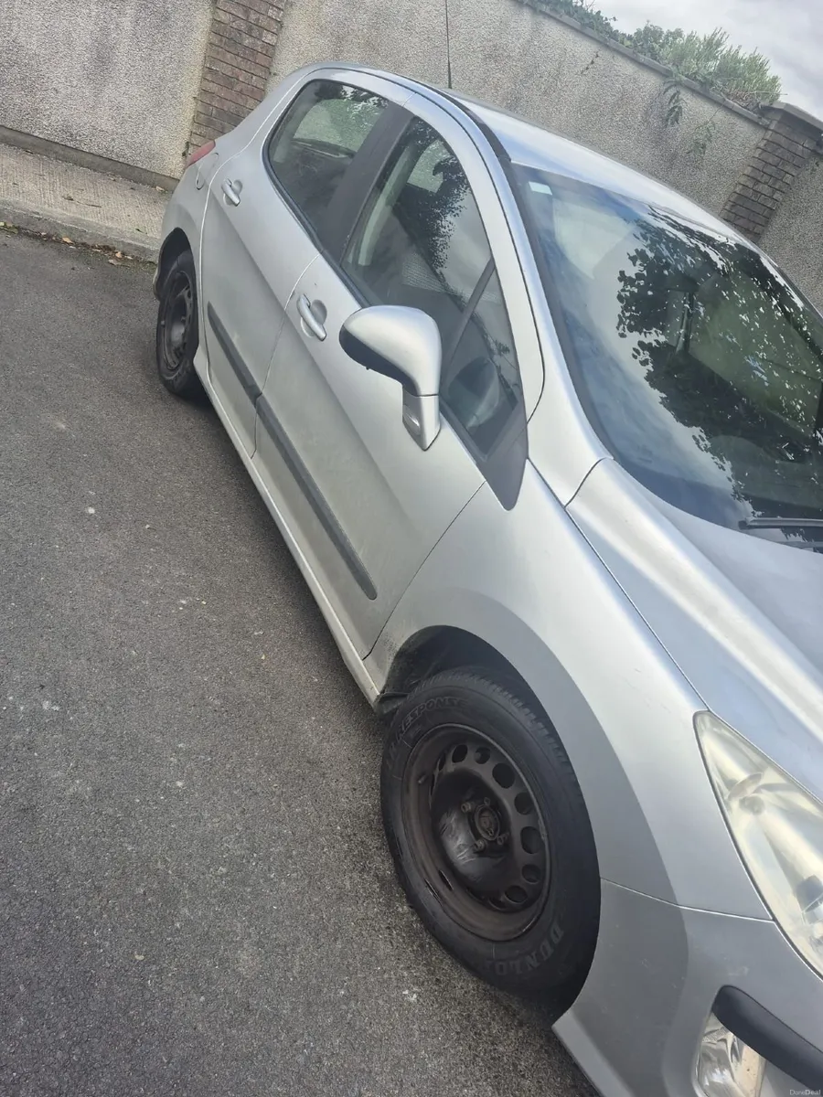 Peugeot 308 2010 - Image 2