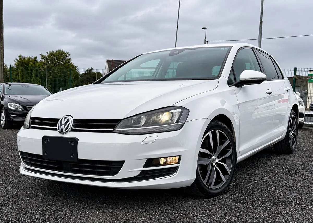2017 Volkswagen Golf 1.4 TSI Highline DSG Leather - Image 2